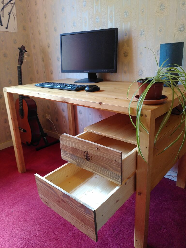 Bureau sur mesure avec blocs tiroirs