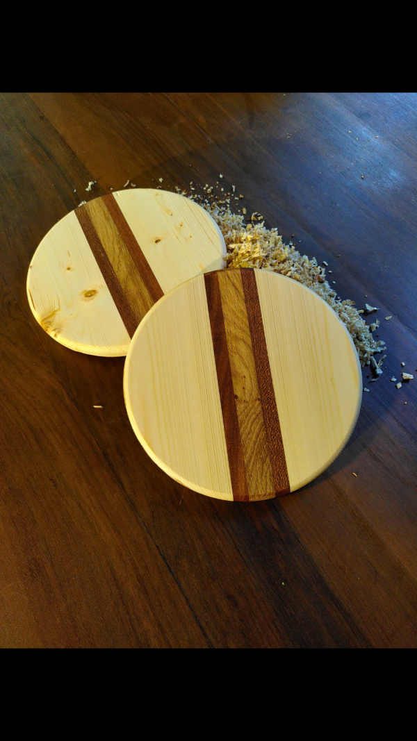 Dessous de plat design en bois de récupération